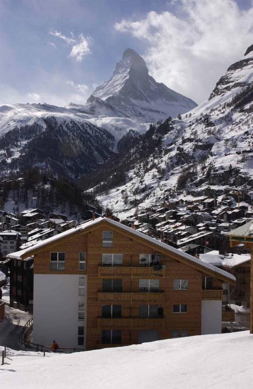 Haus Alpine Apartamento Zermatt Exterior foto